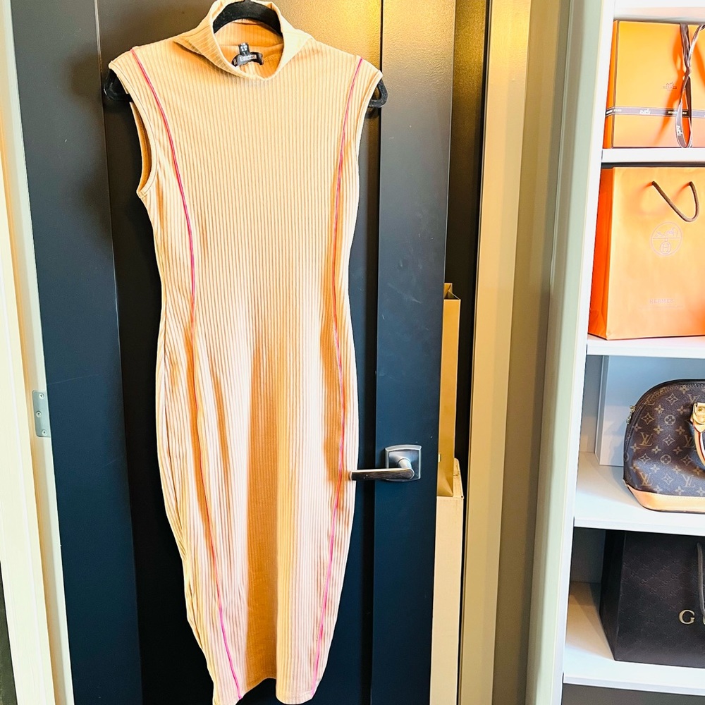 New MISGUIDED form dress US size 6